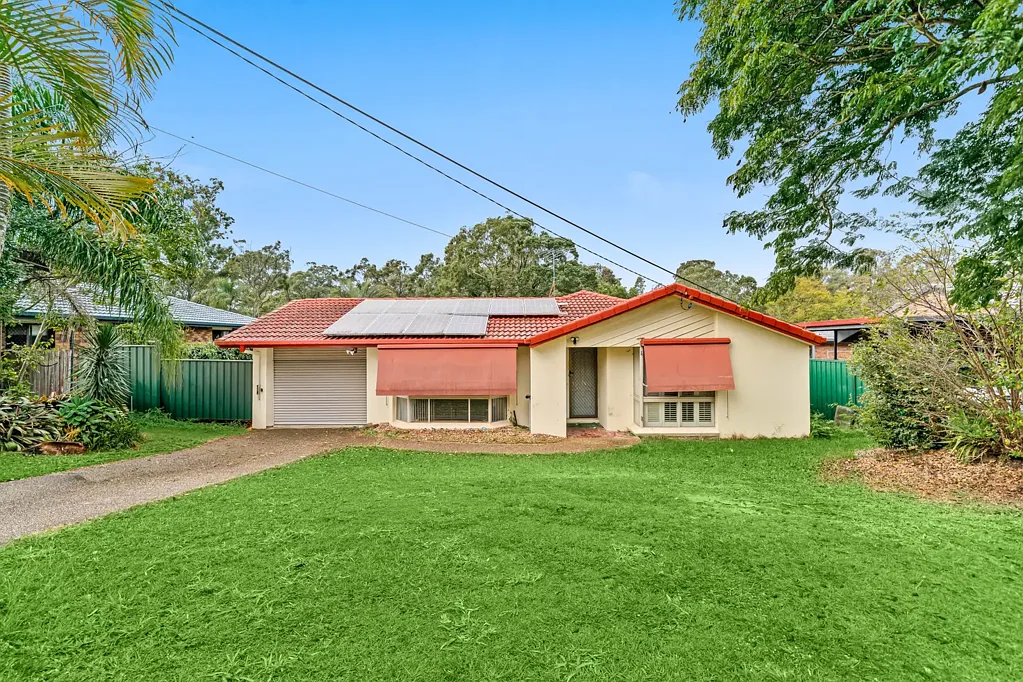 Regents Park 4房 宽敞家庭住宅，多重起居空间，并有祖母房潜力 Spacious Family Home with Multiple Living Areas and Development Potential
