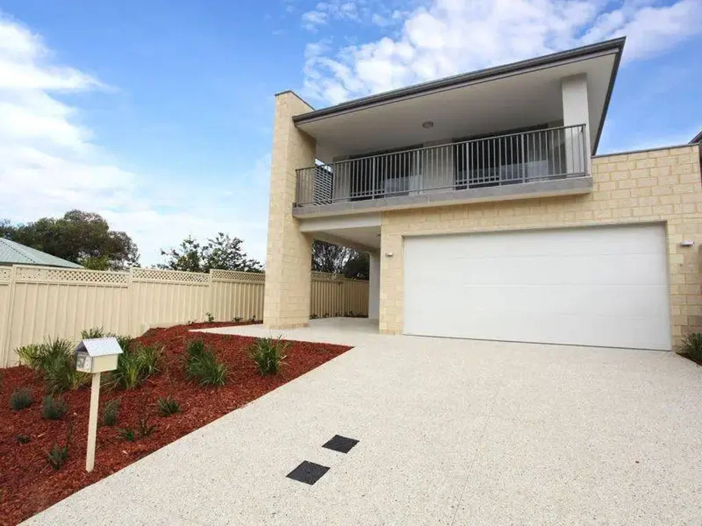 Luxurious Coastal Living in a Premier Location
