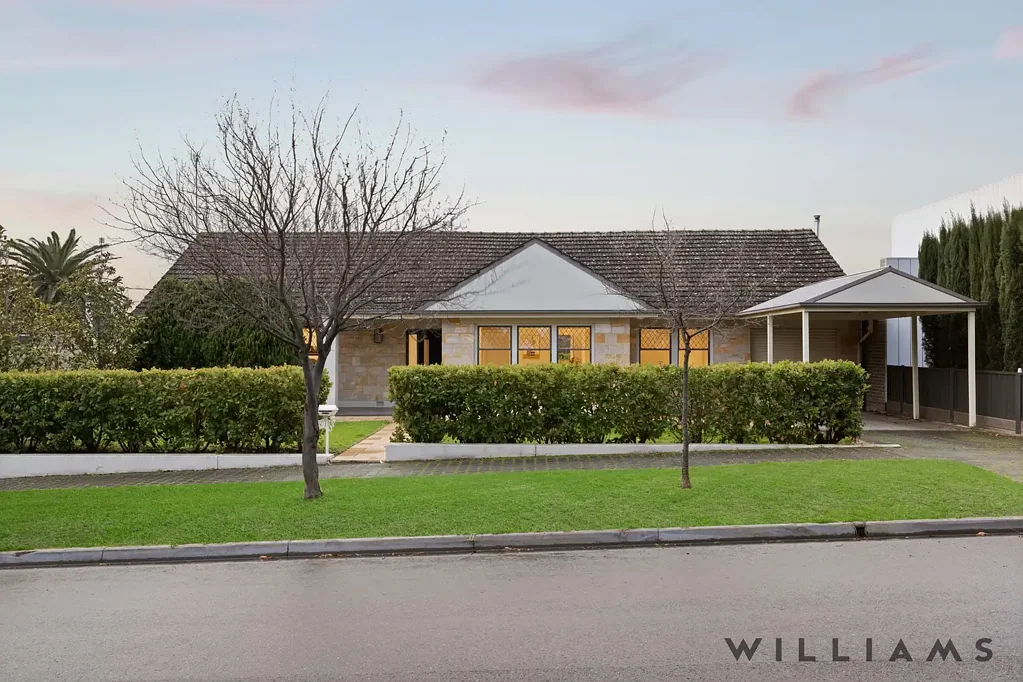 Netherby 4બેડરૂમ TIMELESS C.1961 FAMILY ENTERTAINER IN PRESTIGIOUS NETHERBY