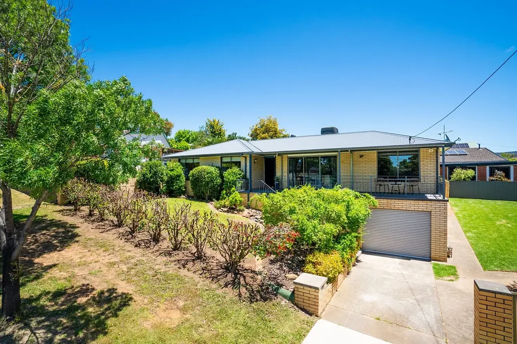 705 Centaur Road, Hamilton Valley, NSW 2641