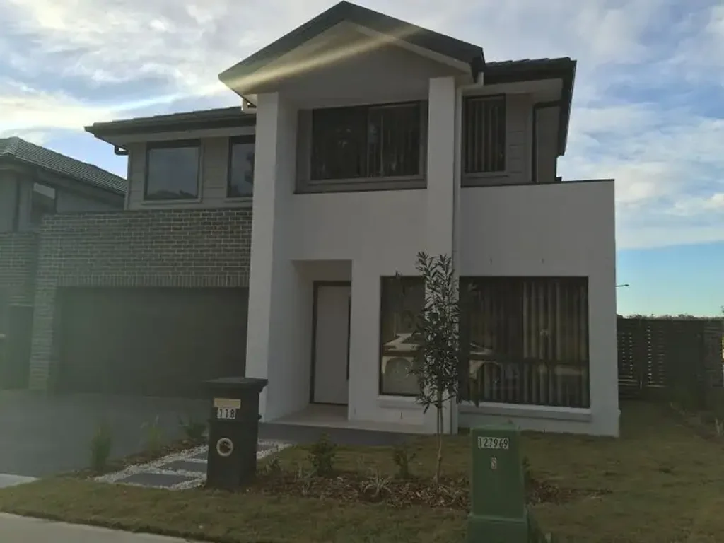 Spacious Home waiting to be leased!