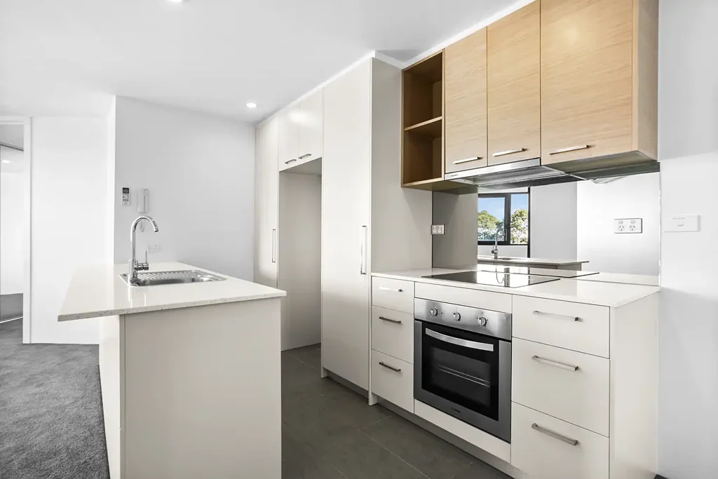 IDEAL LOCATION | 2 BEDROOM | MODERN APARTMENT