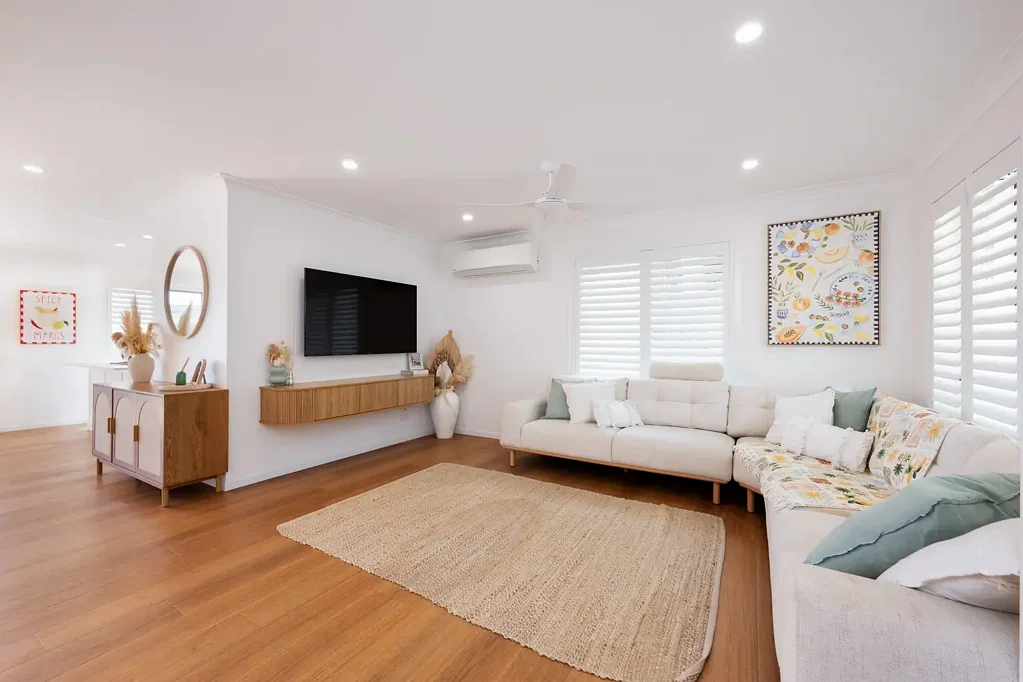 Woolgoolga 3房  A Beautifully Renovated Home of Warmth, Privacy & Ease