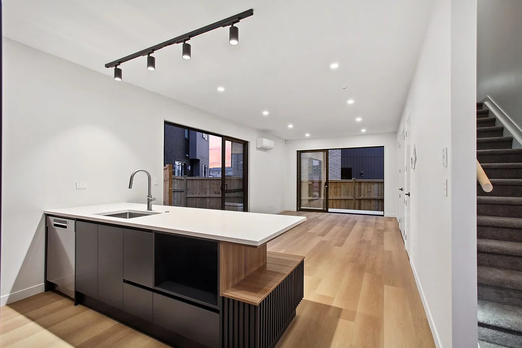 Kumeu 2房  Freehold Brand New ! Two En - suites !