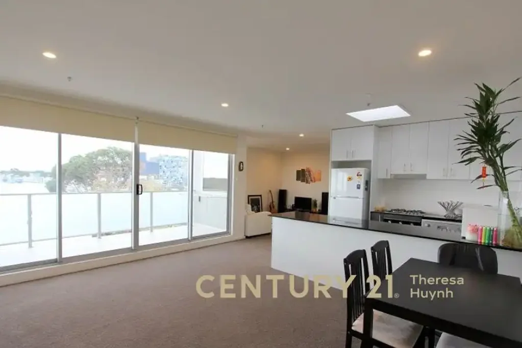 Springvale 2 Bedroom Central Springvale Location