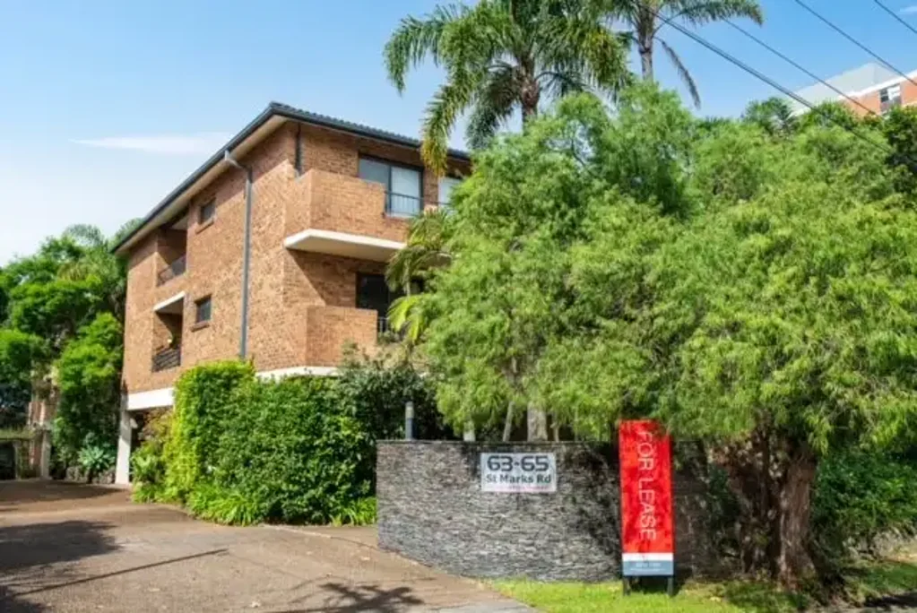RENOVATED OVERSIZED 2 BEDROOM | LEAFY OUTLOOK & POOL