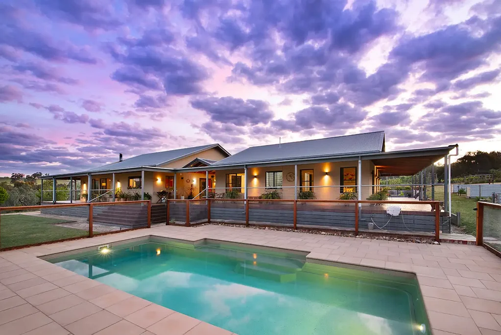 Sedgwick 4chambre Spacious family home with pool and views on 12.5-acres in Sedgwick