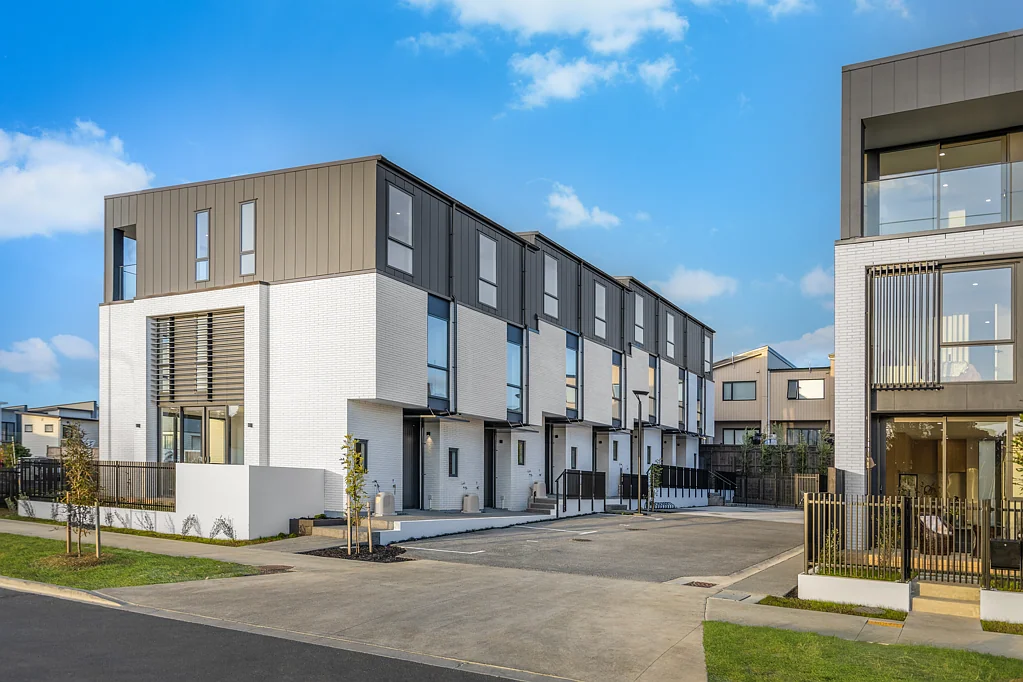 Flat Bush 3Kwarto Eastwood Terrace Home! Ready to Move In.