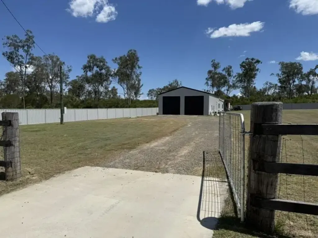 Nanango 1 Slaapkamer Fully Serviced Shed on 1 Acre, Ready for Your Dream Home