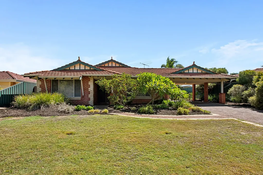 Parkside Living with Room for the Whole Family
