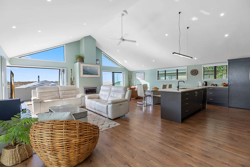 918B Papamoa Beach Road, Papamoa, Tauranga, Bay of Plenty