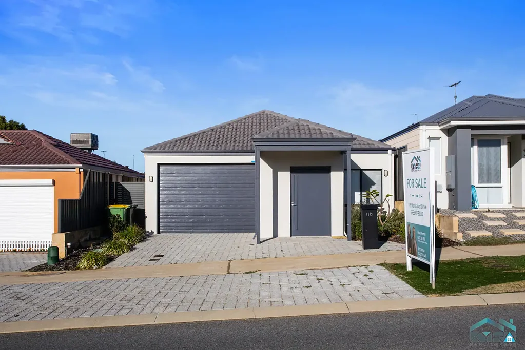 Greenfields 3બેડરૂમ For Sale: Modern and Accessible Living at 11B Montsalvat Drive