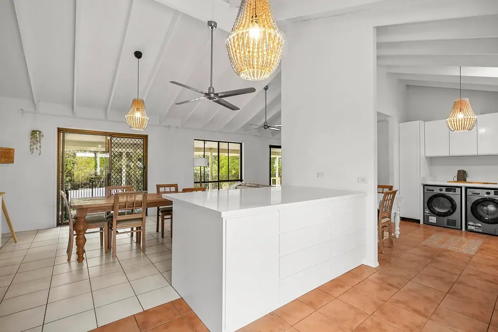 27 Cornwall Drive, Elanora, QLD 4221