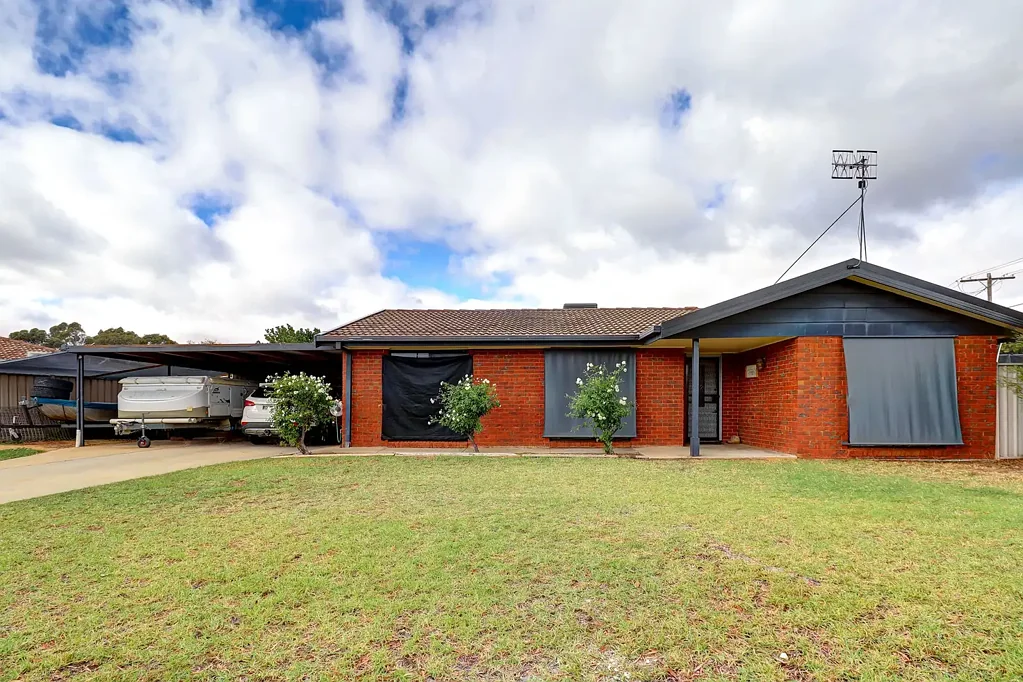 521 Sloane Street, Deniliquin, NSW 2710