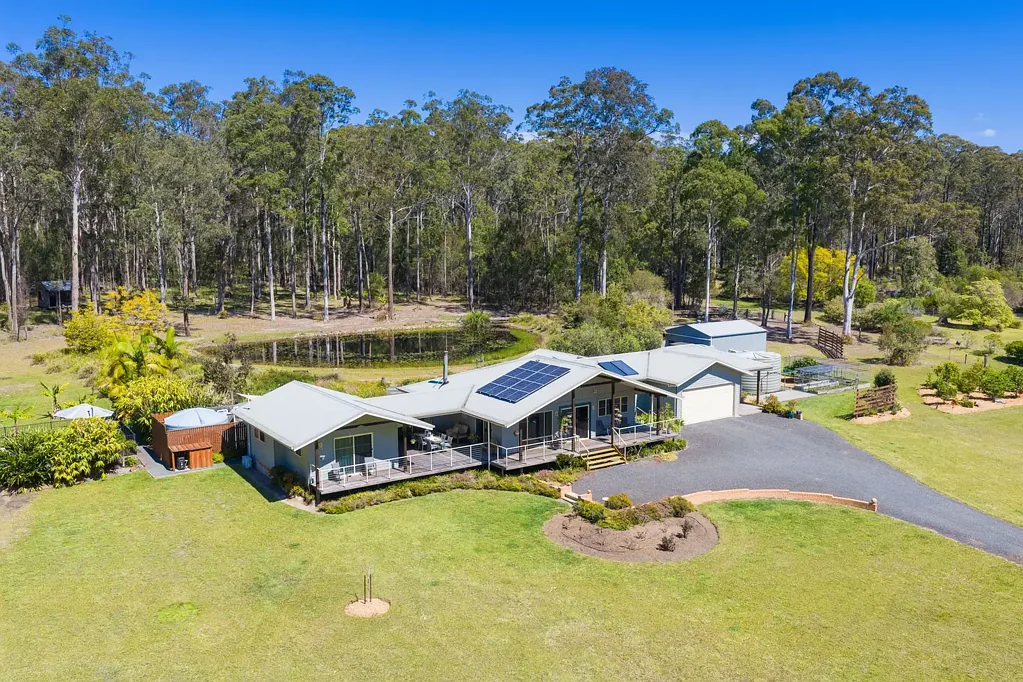 Nabiac Private 19-Acre Lifestyle Sanctuary with Pool, Dam and Flexible Accommodation