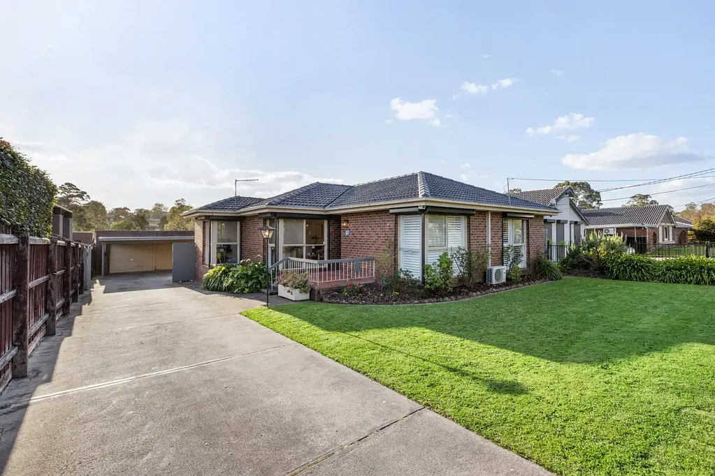 Bayswater 4Kwarto Contemporary Family Living with Reserve Access