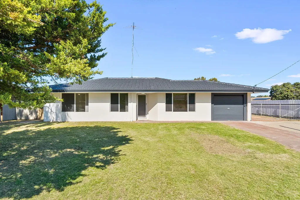 Dudley Park 5房  Central, spacious & practical.