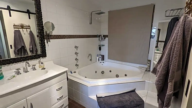 浴室 - 2 Lewis Place, Withers, WA 6230