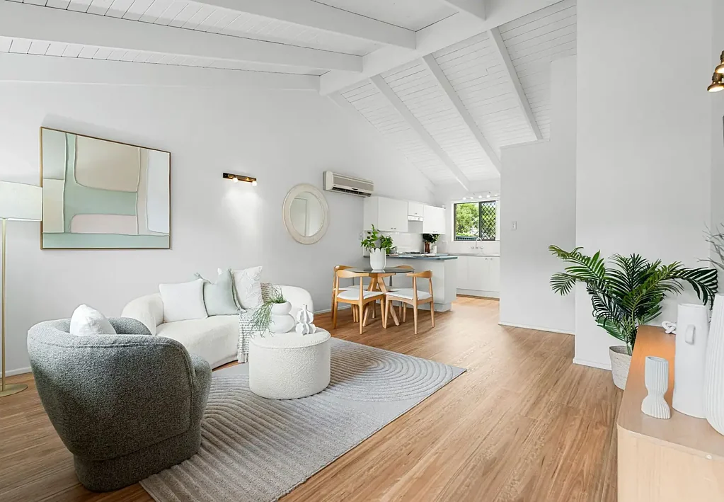 Rochedale South 2房 精美翻新两室  高拱顶采光佳  焕新厨卫  私密庭院  步行商圈学校 REFRESHED AND READY!