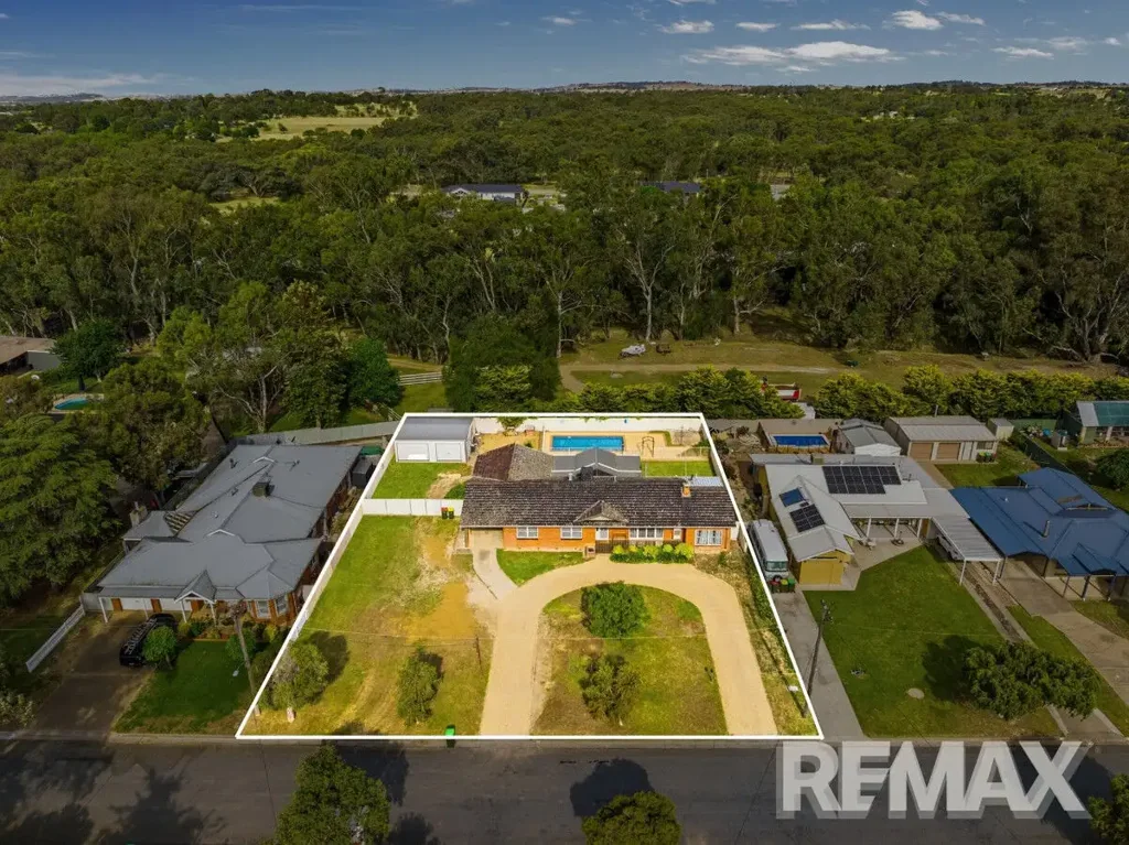 7 Rowe Street, Lake Albert, NSW 2650