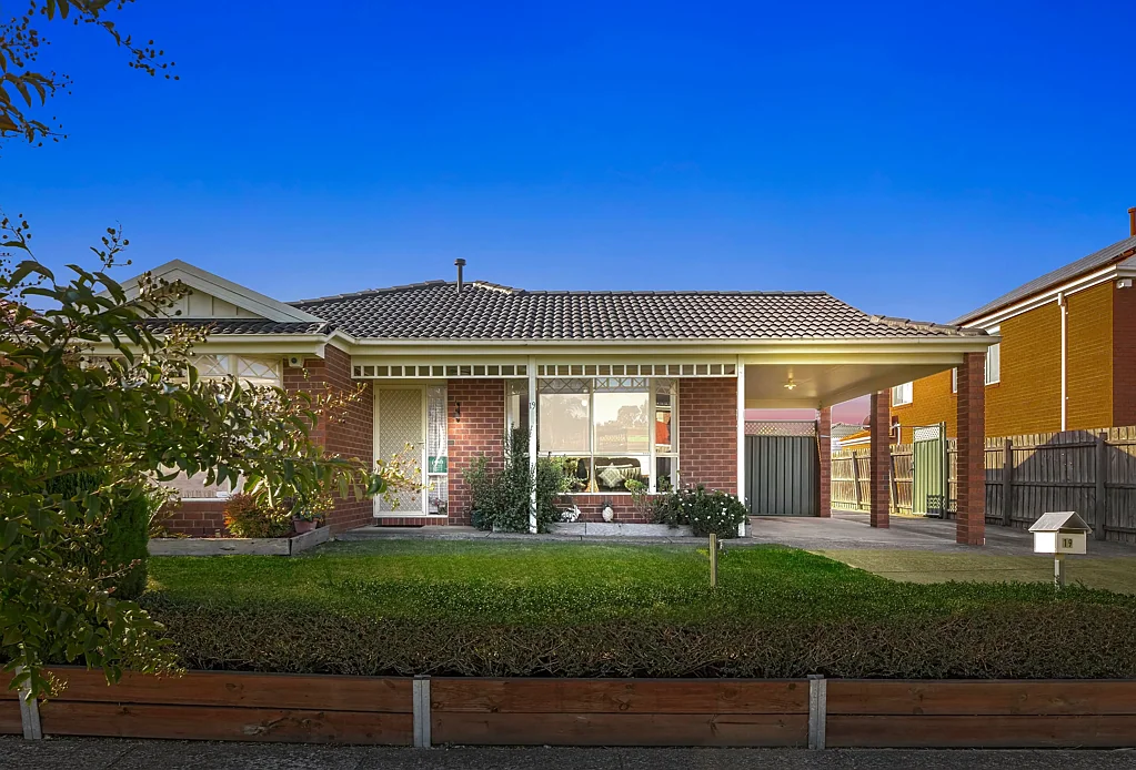 19 Bridgewater Grove, Thomastown, VIC 3074