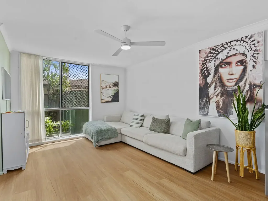 4/3 Proud Street, Labrador, QLD 4215
