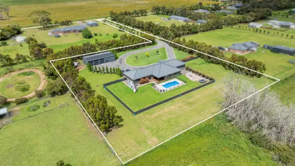 Mailors Flat 4ห้องนอน Custom Built Living on 2.3 Acres With All the Extras