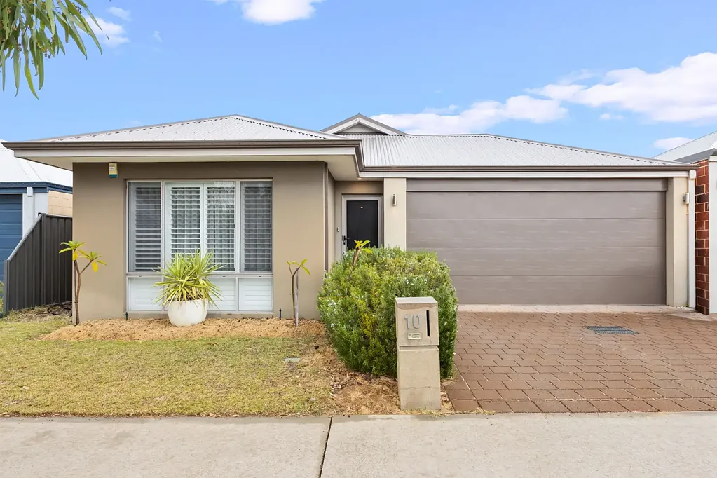 Blissful in Banksia