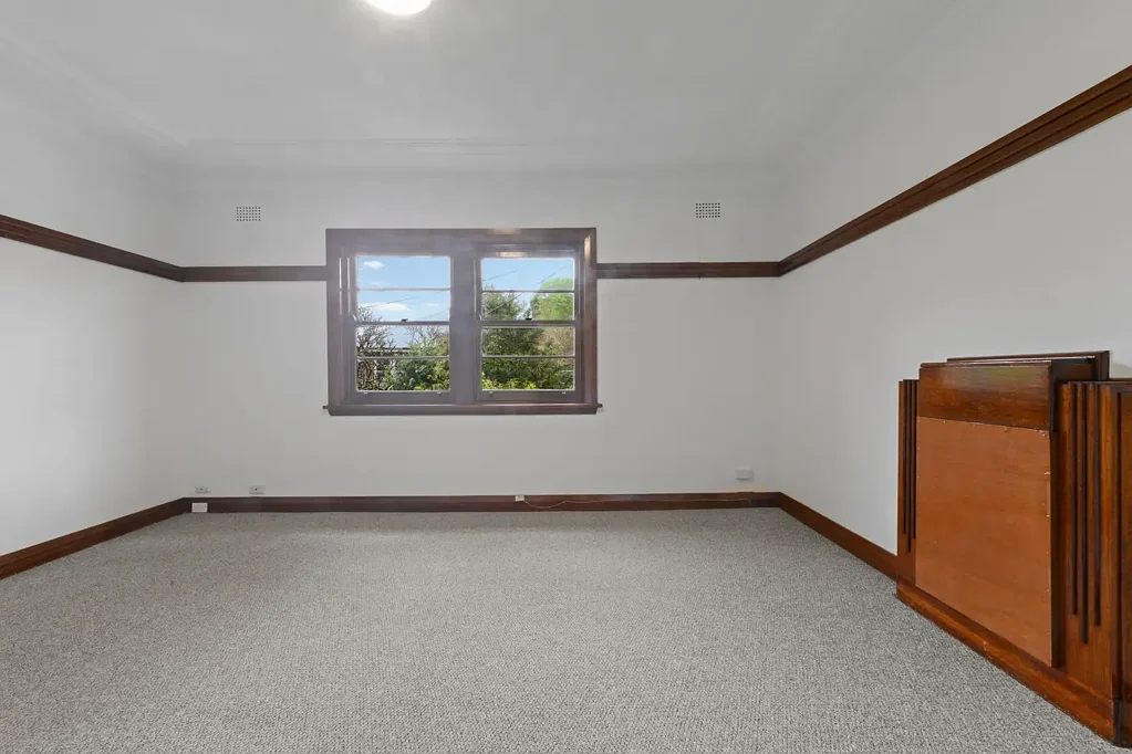 2 Bedroom Art Deco Unit Moments To Coogee Beach
