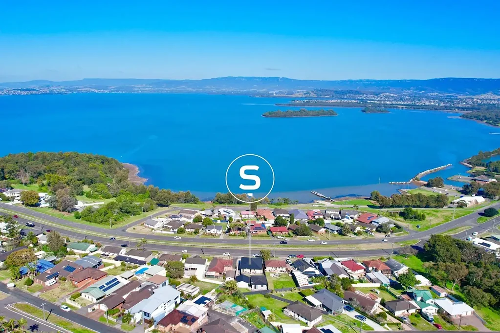 Berkeley 5 Bedroom Dual Income Opportunity with Lake Views