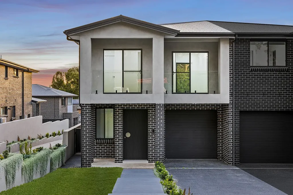 Casula 4房 全新独立屋 423m²阔地 四卧多厅 意大利石材定制装修 Frankie电器 双车库环氧地面 舒适家庭奢居 Brand New Luxury House