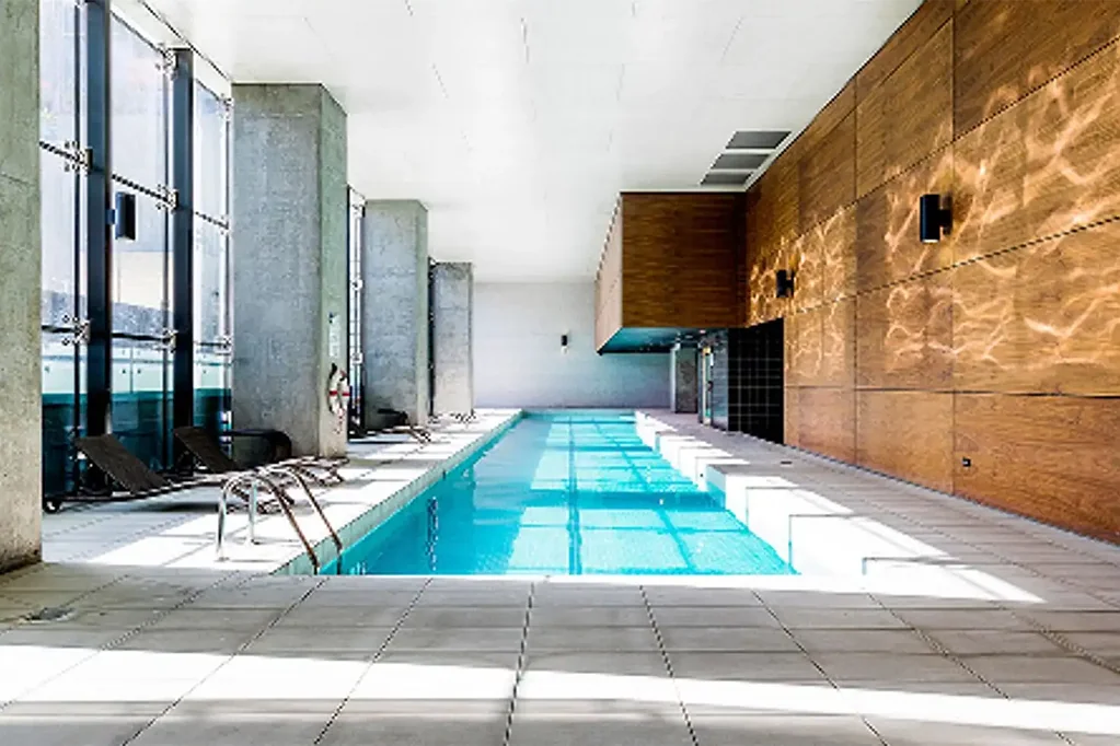 Stunning high-rise city view apartment