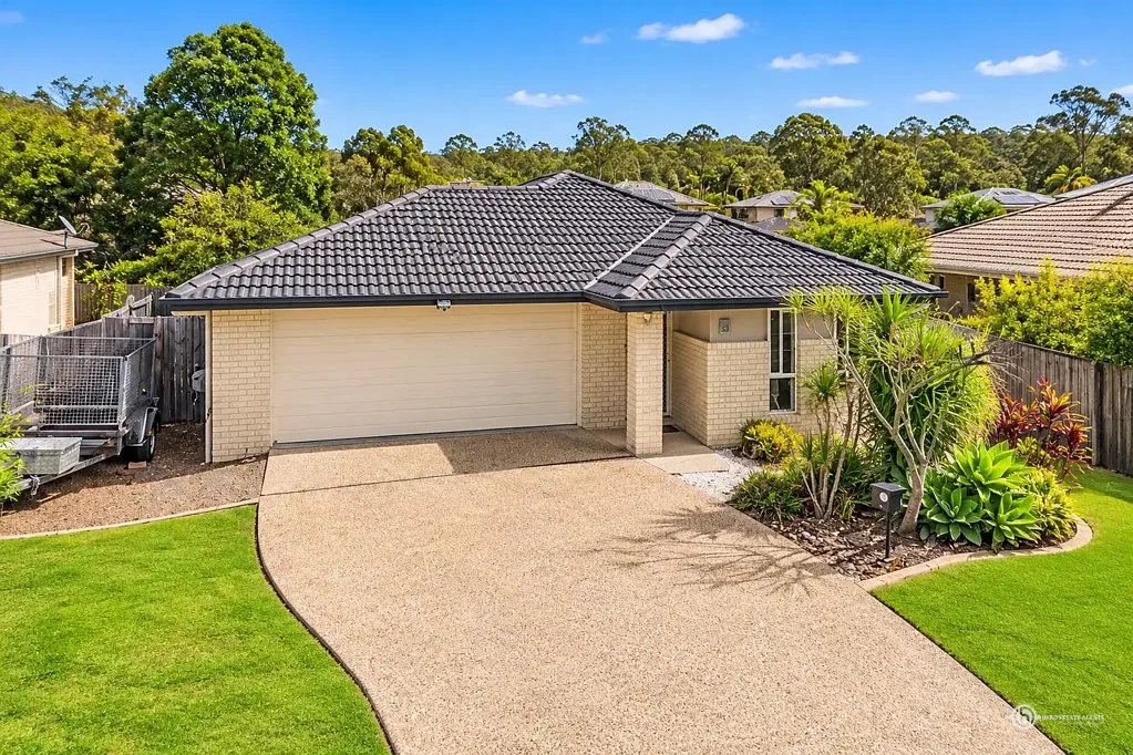 Contemporary Family Living in a Desirable Location