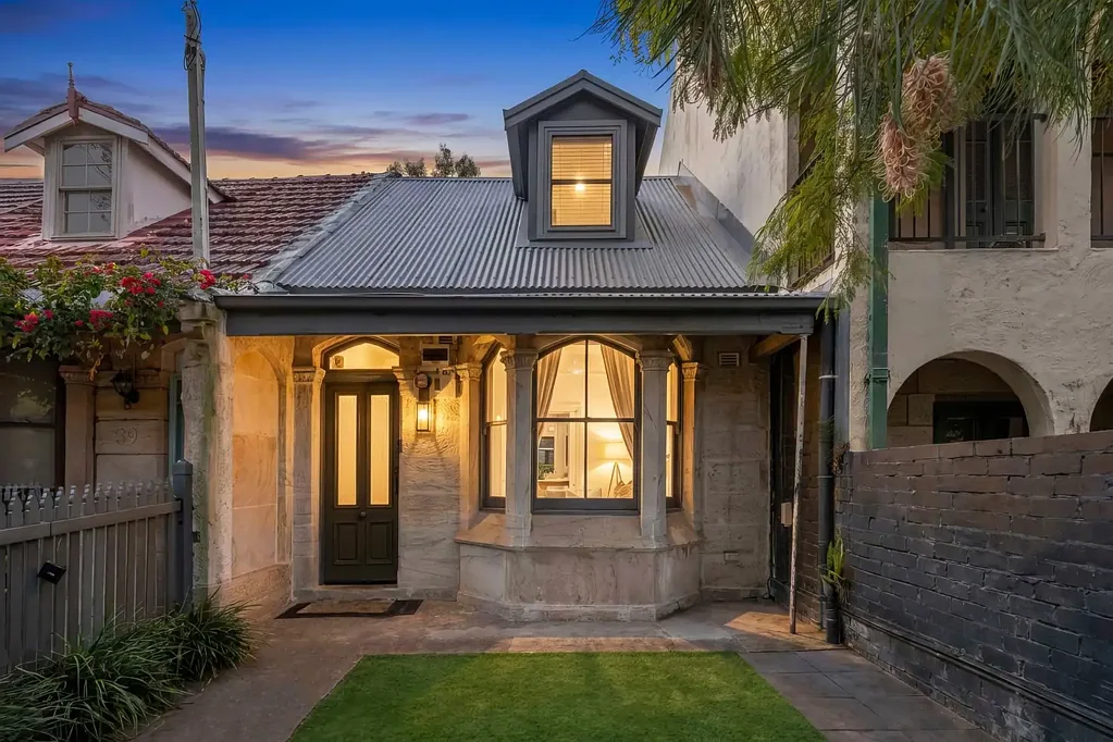 Leichhardt 3房 经典魅力邂逅现代家庭生活 Character Charm Meets Contemporary Family Living