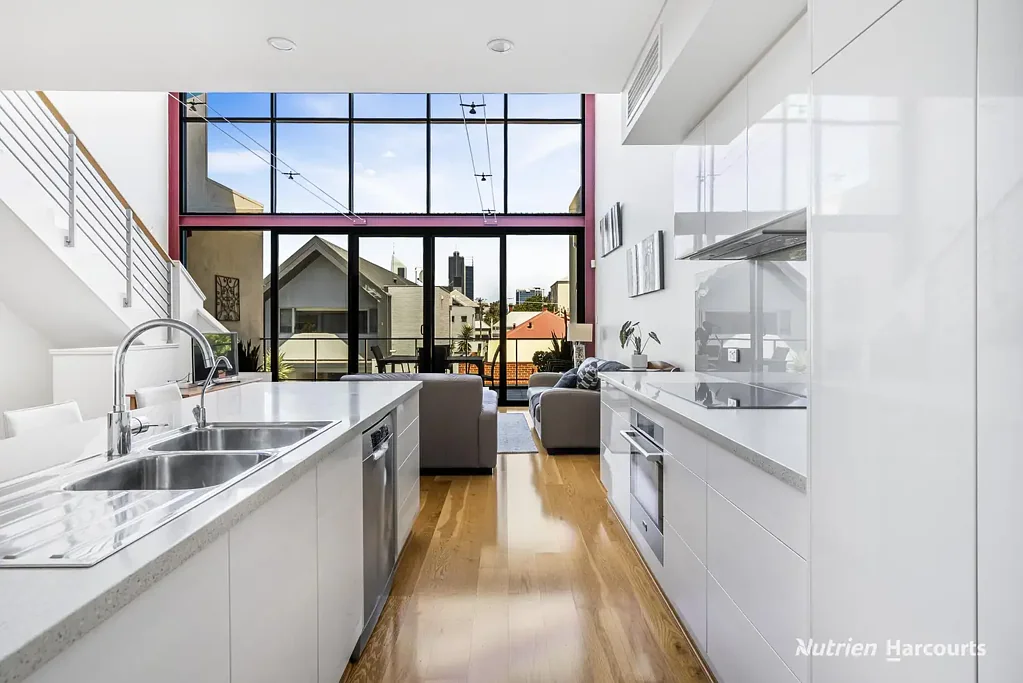 Perth 3房  Urban Sophistication Meets Triple-Storey Luxury