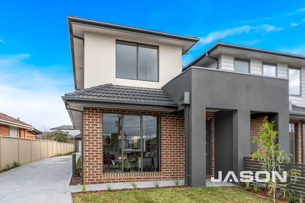 1/5 Banksia Grove, Tullamarine, VIC 3043