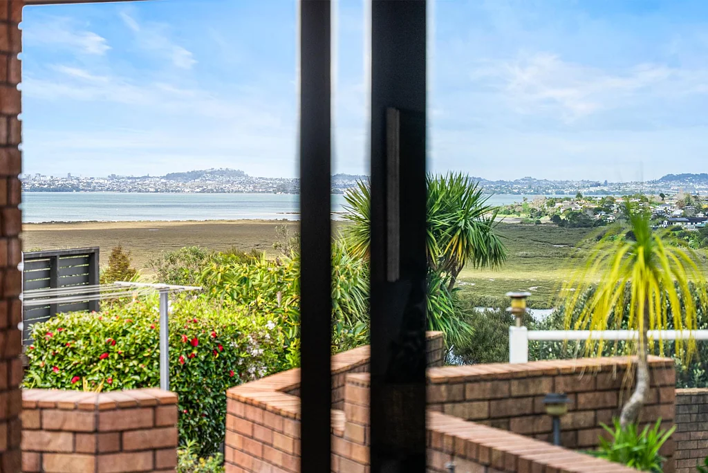 9 Renoir Street, West Harbour, Waitakere City, Auckland