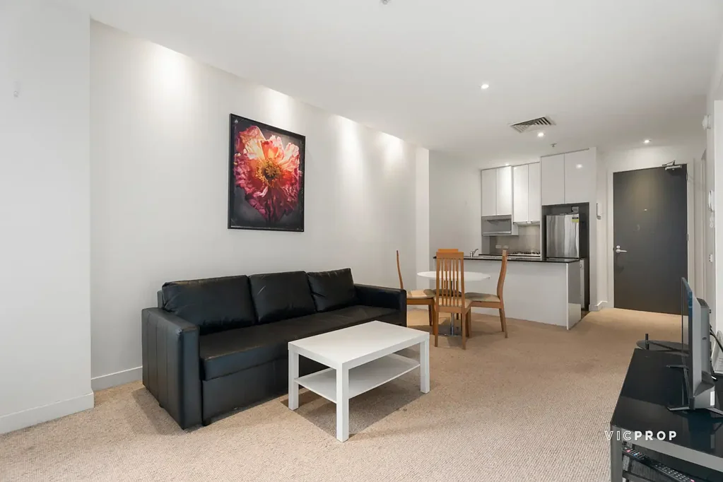 FULLY FURNISHED CBD APARTMENT