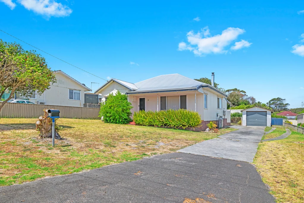 38 Broughton Street, Orana, WA 6330