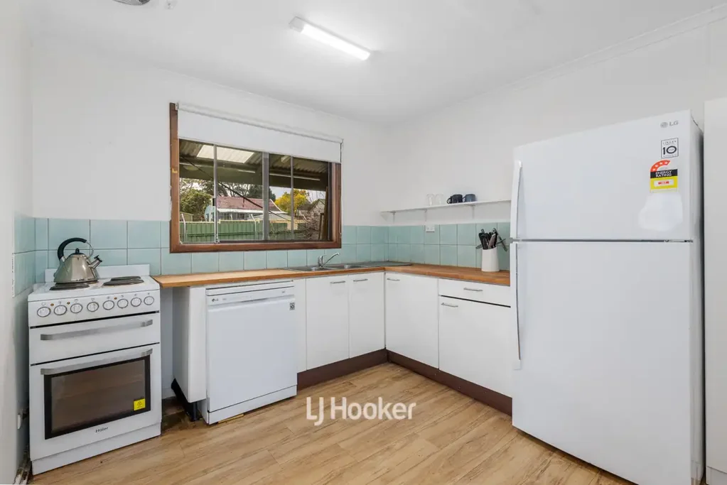 Collie 3房  Charming 3-Bedroom Home on Spacious Block