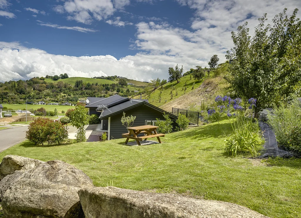 Taradale 4chambre Elevated Home with Views + 5 Star Airbnb