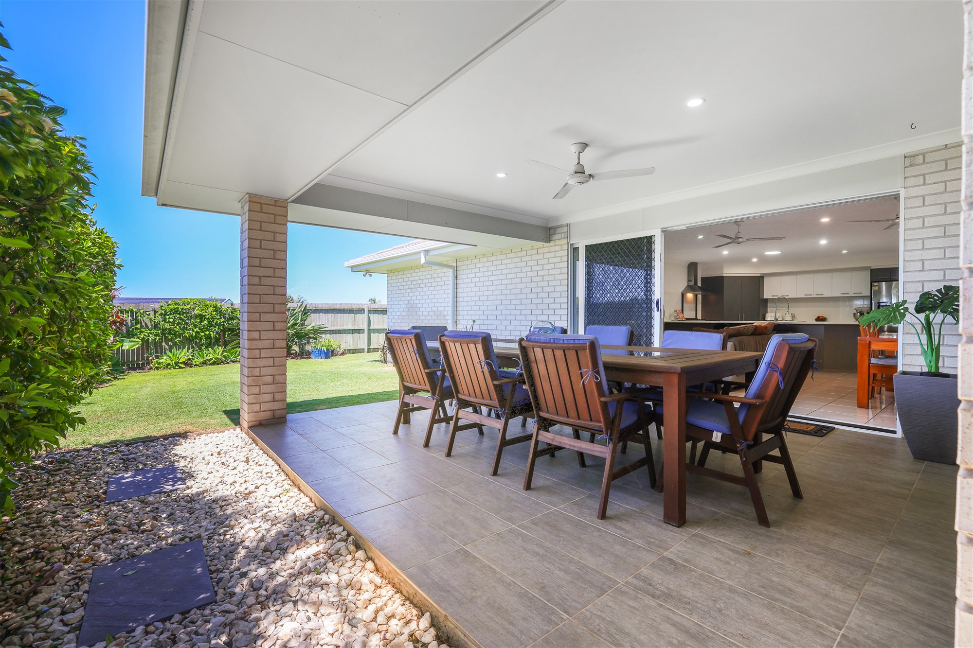 11 SAMS PL, CORAL COVE QLD 4670, 0部屋, 0バスルーム, House