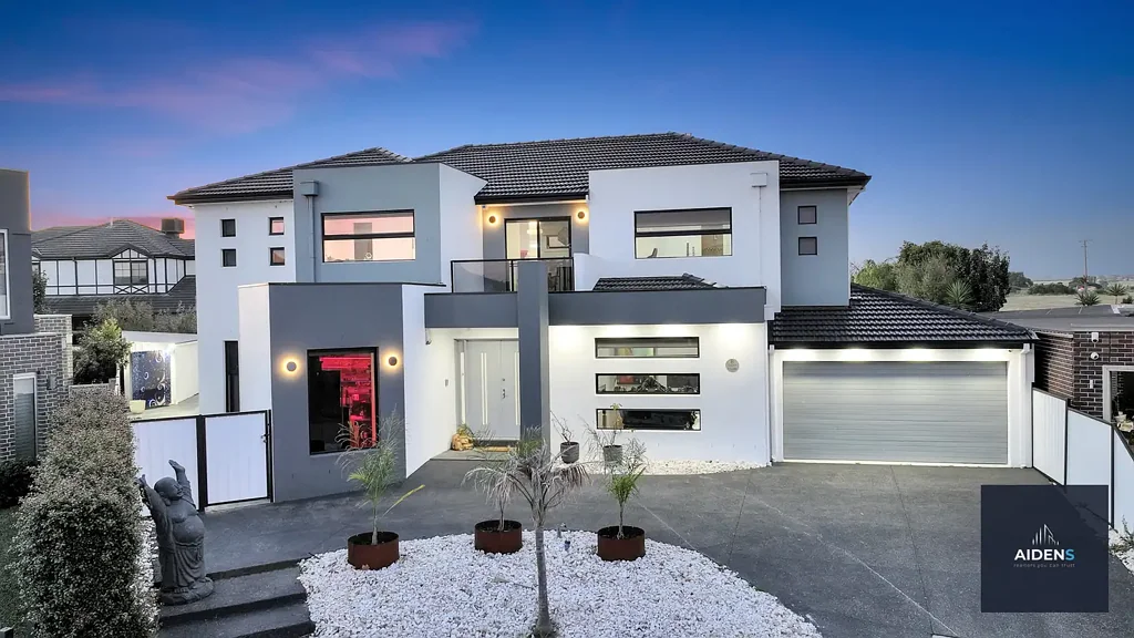 Taylors Lakes 5침실 "Reimagine Your Lifestyle: Where Luxury Meets Comfort and Sophistication."