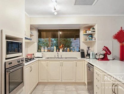 135A &135B West Coast Drive, North Beach, North West Perth, 6 chambres, 2 salles de bain, House