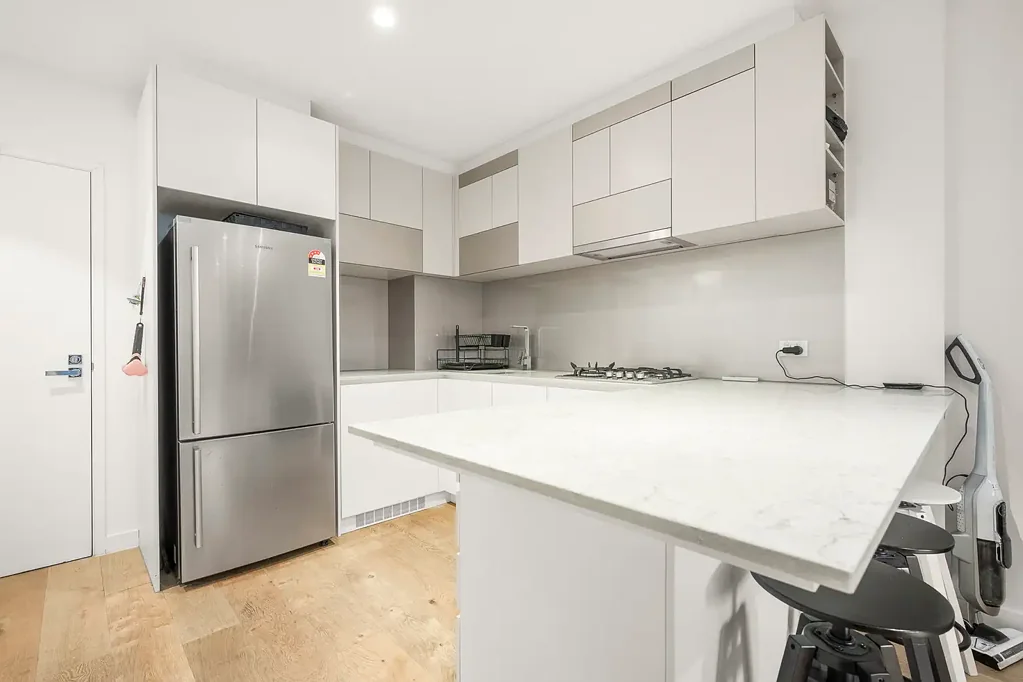 Stylish Furnished Apartment in the Heart of Melbourne CBD