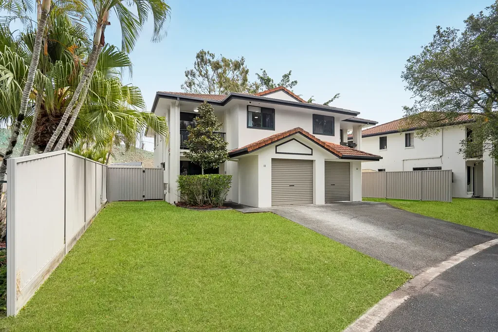 Arundel 3 Bedroom Townhouse for Sale; Located in a well-maintained gated community