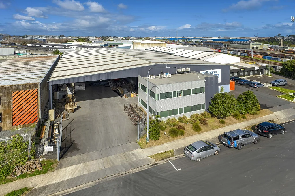 Otahuhu Warehouse with generous yard