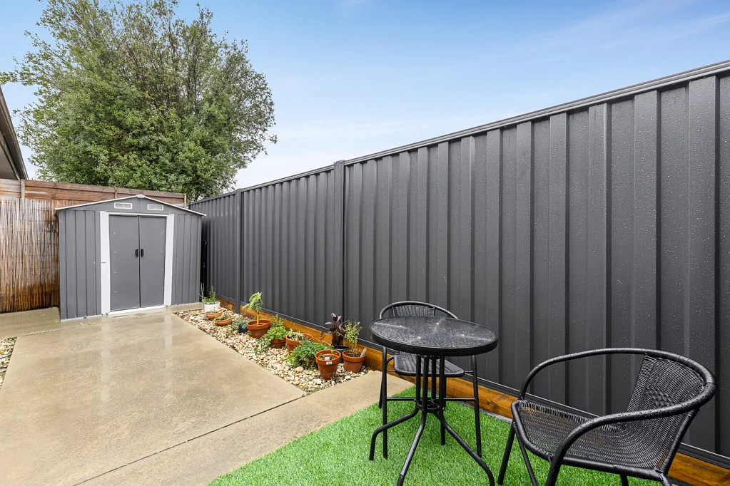 Clayton South 2Kwarto Rare Move-In Ready Opportunity with an Exceptional Layout