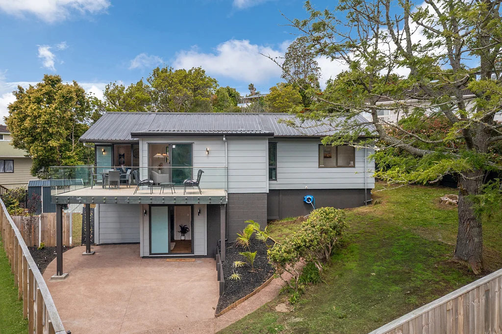 10 Eagleson Street, Northcross, North Shore City, Auckland