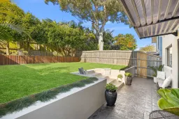 21A Foam Street, Freshwater